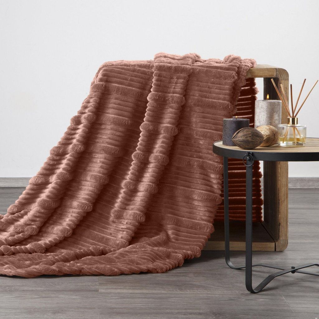 EUROFIRANY | Wohndecke - Kuscheldecke 150 x 200 cm - hellbraune Decke - mit 3D-Streifenstruktur