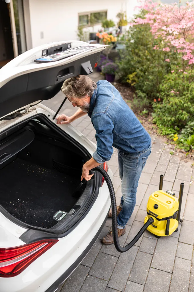 Kärcher WD 2-18 Cordless - Aspiratore Solidi e Liquidi Professional - 10