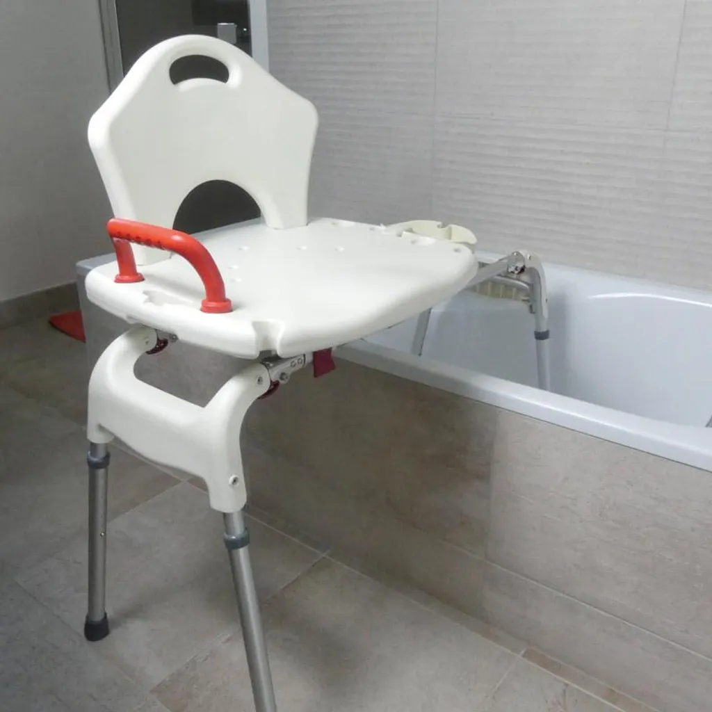 Siège coulissant pour transfert de baignoire - Solution Mobilité Réduite