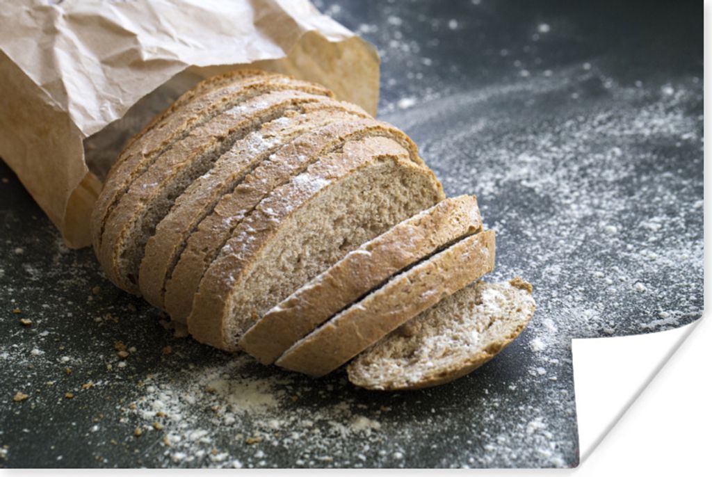 MuchoWow Poster Aufgeschnittenes Brot auf dunklem Hintergrund 180x120 cm - Fotoplakat