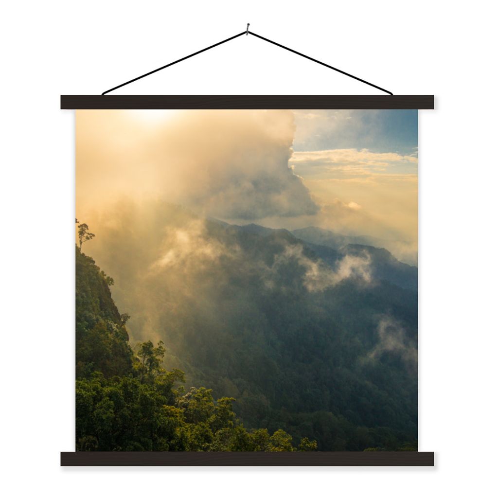 MuchoWow Textilposter Sonnenschein und Wolken über dem thailändischen Dschungel 90x90 cm mit schwarzem Rahmen - Magnetisches