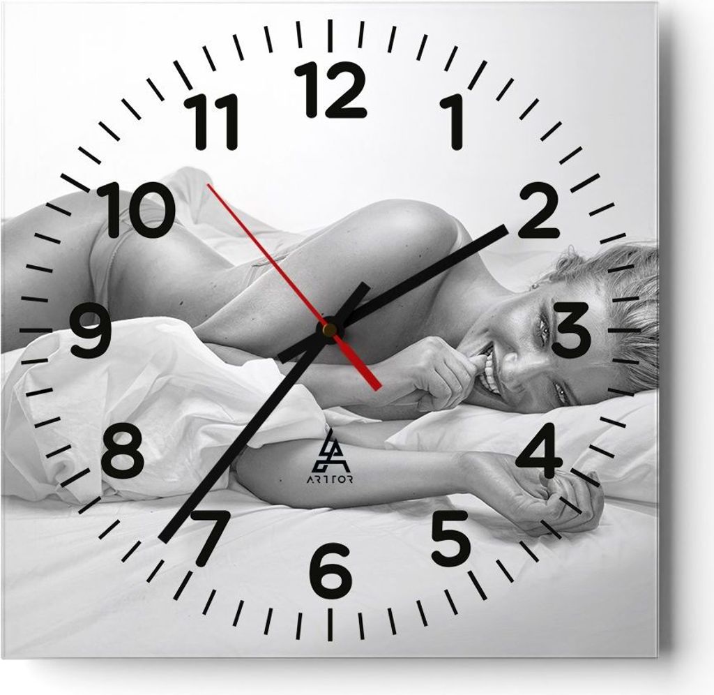 Wanduhr - Quadrat - Glasuhr - Weiblich mode modell posieren - 30x30cm - Schleichendes Uhrwerk - Lautlos - zum Aufhängen bereit - Dekoration Modern...
