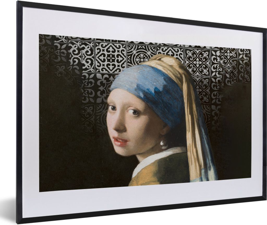MuchoWow Gerahmtes Poster Mädchen mit Perlenohrring - Schwarz und Weiß 60x40 cm - Poster mit Schwarzem Bilderrahmen Wandposter Rahmen Foto Bild...