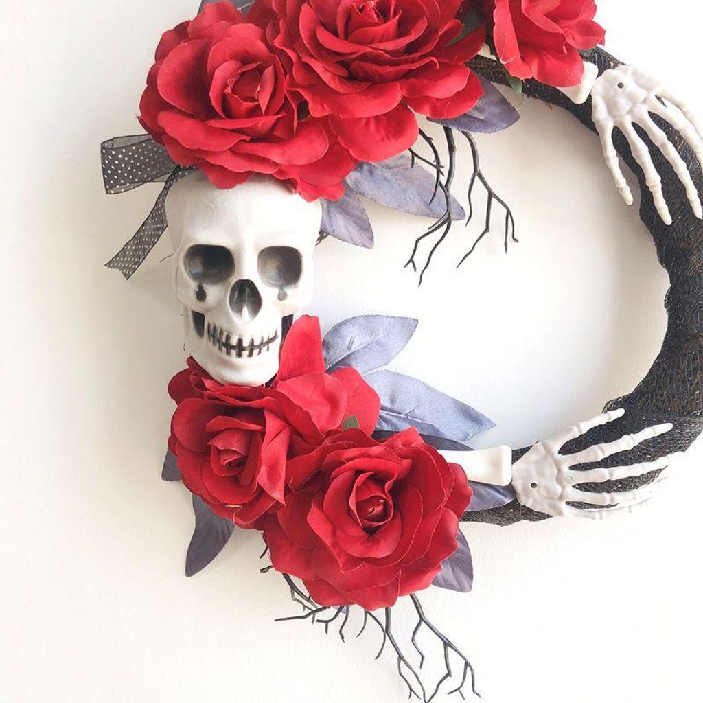 Halloween-Kranz mit Totenkopf und roter Rose, Halloween-Türkranz, roter Kranz für Veranda, Fenster, Innen- und Außenbereich