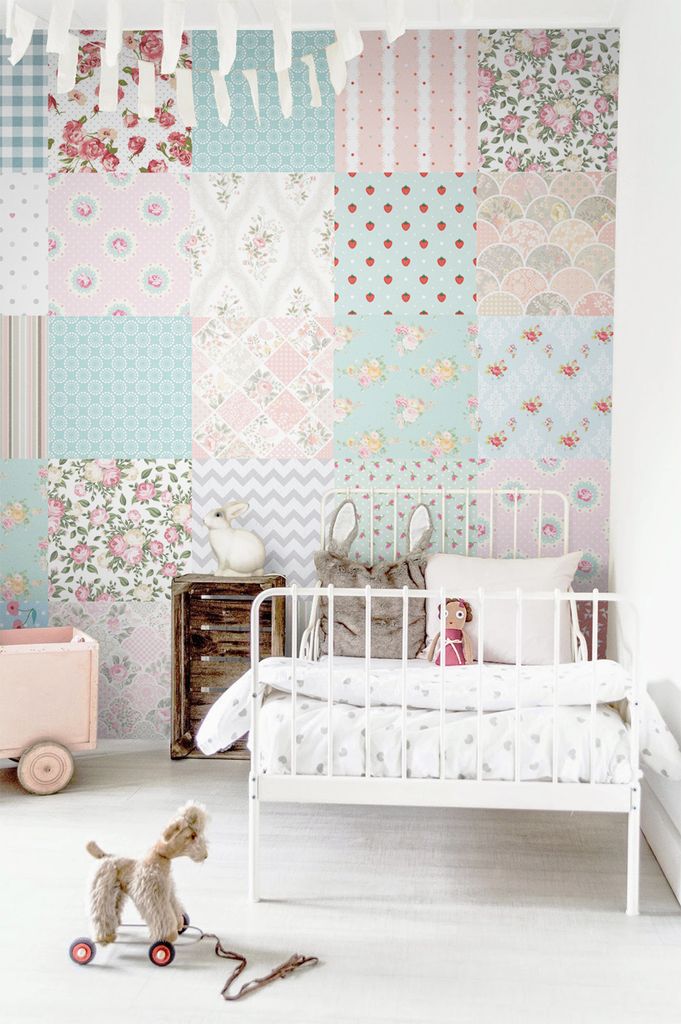 Coloray Fototapete 152x104 cm Latextapete Magicstick - Utensil Patchwork Room Vintage