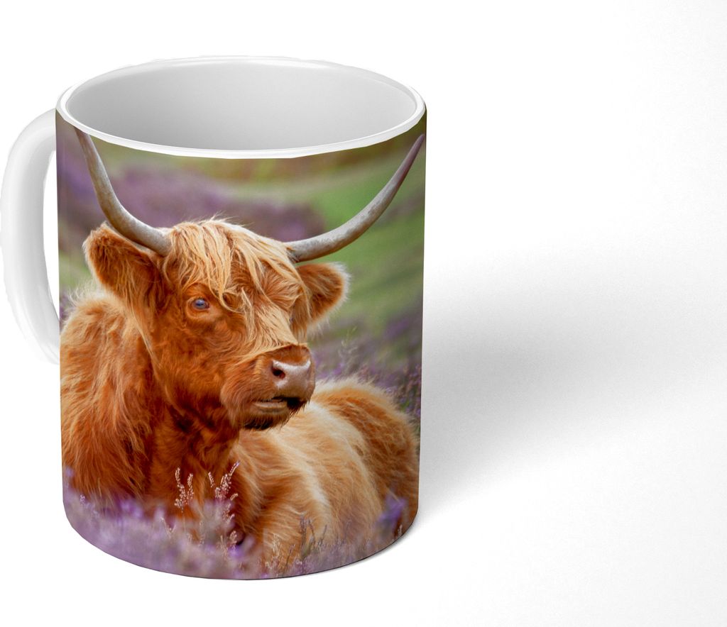 MuchoWow Tasse Kaffeetasse Kaffeebecher 350 ml Schottisches Hochlandrind - Blumen - Licht Teetasse - Fototasse - Becher - Keramikbecher - Teebech...