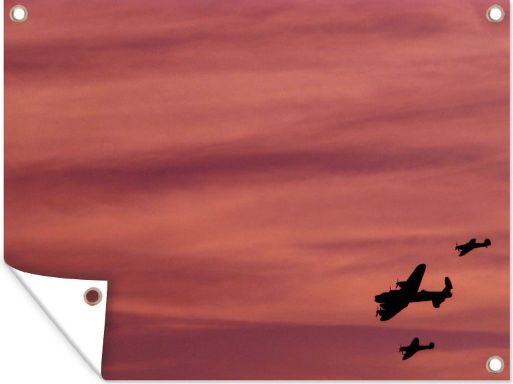 MuchoWow 80x60 cm Outdoor-Poster Gartendeko Sichtschutz Garten Poster für den Garten Drei Spitfire-Flugzeuge in einem roten Himmel