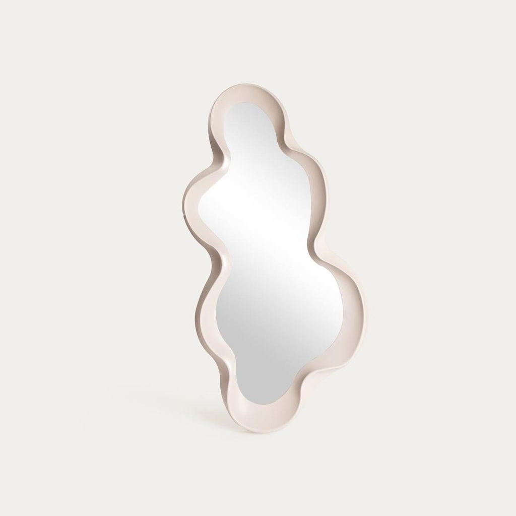 HOMLA VEYA beige unregelmäßig geformter Spiegel 100x50 cm Produktbild 