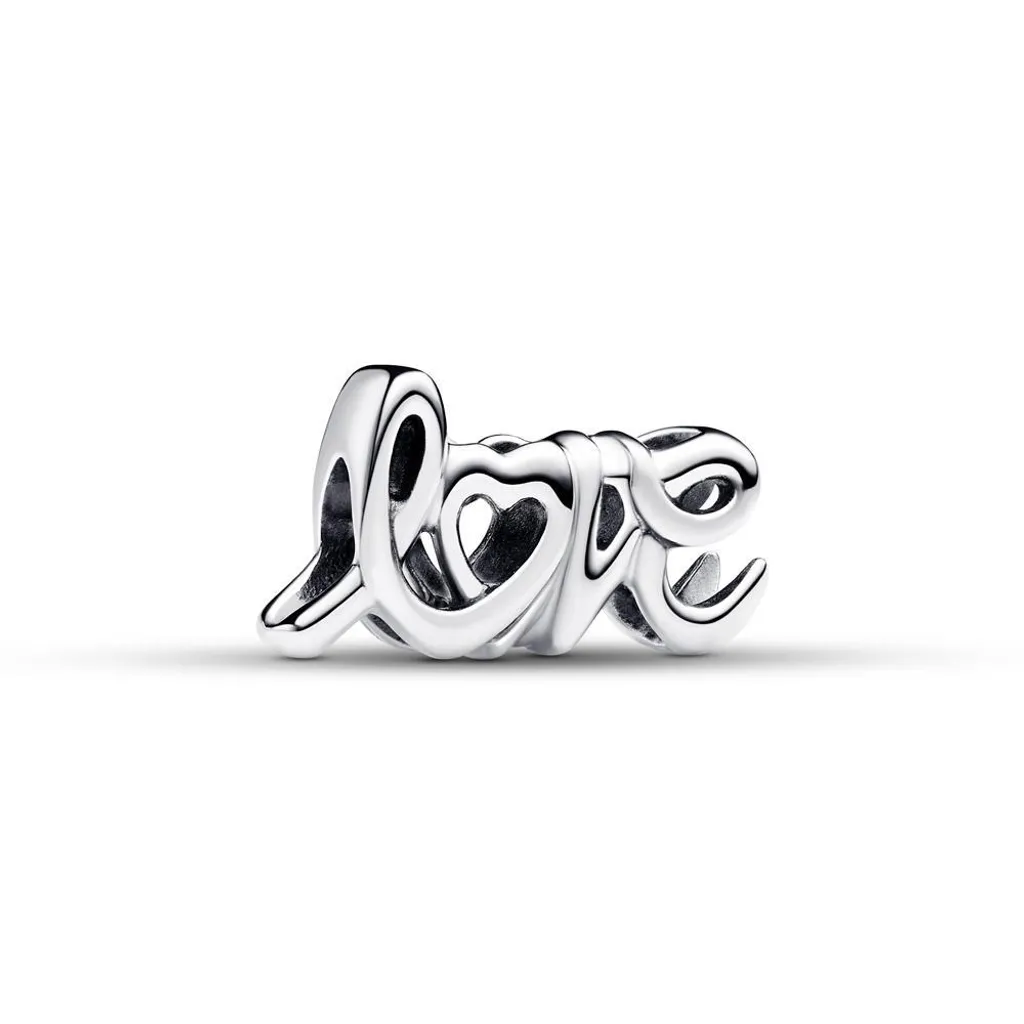Personnalisez votre Bracelet PANDORA Moments avec le Charm Love en Argent