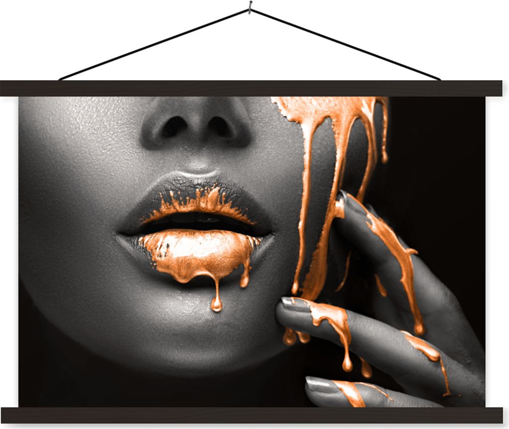 MuchoWow Textilposter Lippen - Orange - Schwarz 150x100 cm mit schwarzem Rahmen - Schlafzimmer