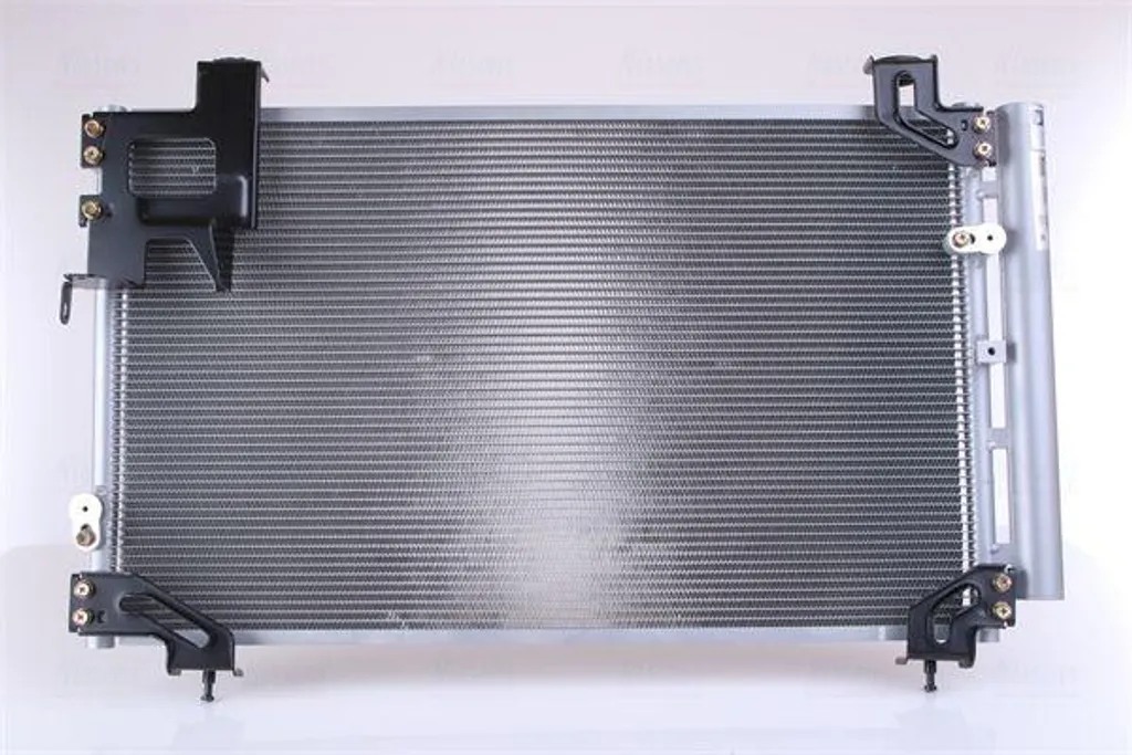 Condenseur de climatisation pour Toyota Avensis et Corolla NISSENS