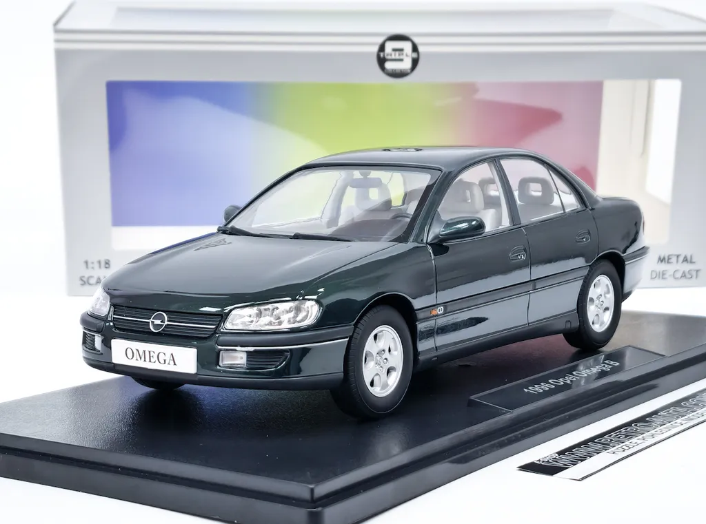 Opel Omega B 1996 miniature de collection 1/18 Triple9 couleur vert jungle