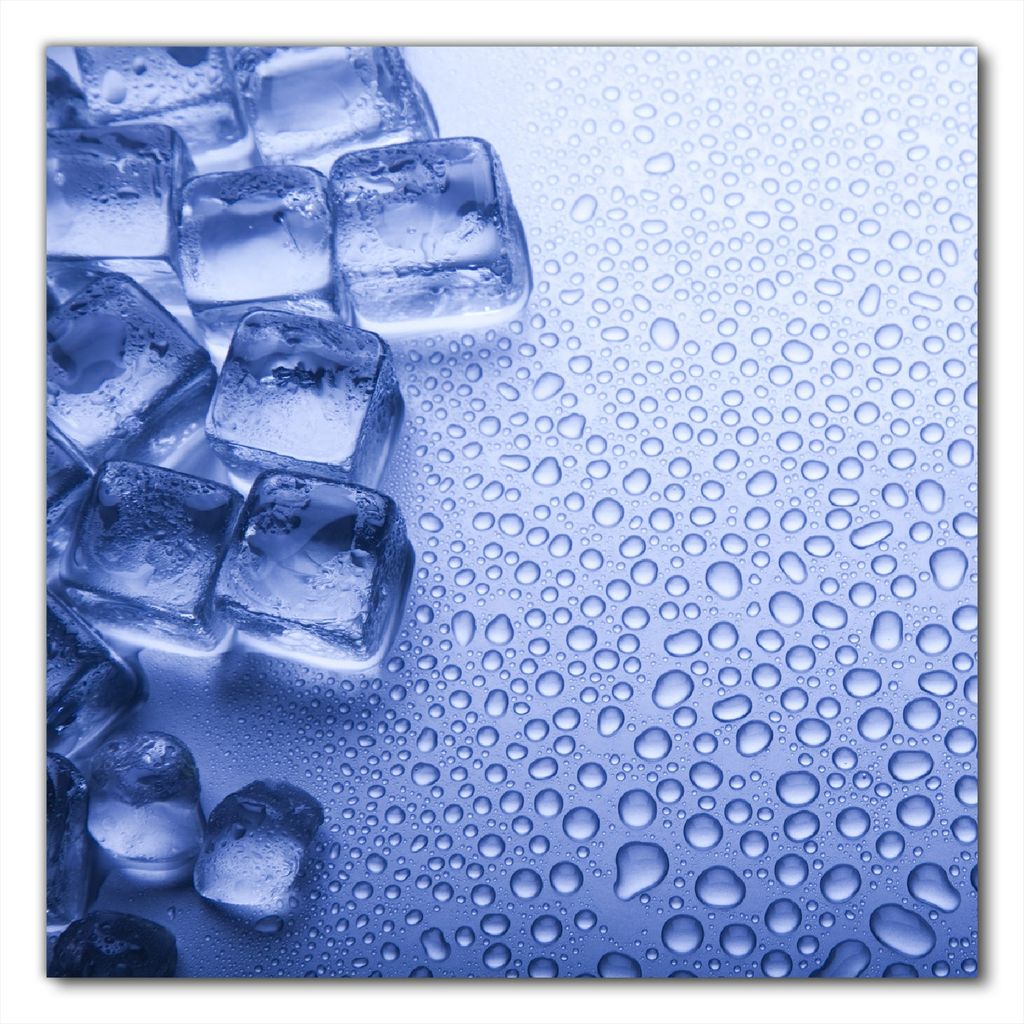 Wallario selbstklebende Möbelfolie/ Tischdecke für Innen und Außen, Größe: 80 x 80 cm - Eiswürfel