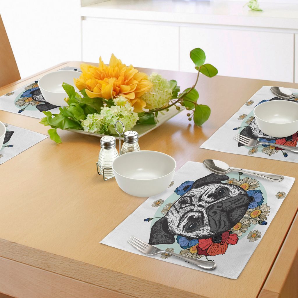 ABAKUHAUS Mops Platzmatten, Schwarzweiss-Kopf eines Pug auf Blumenanordnung mit schönen Blumen-Gänseblümchen, Tiscjdeco aus Farbfesten Stoff fü...