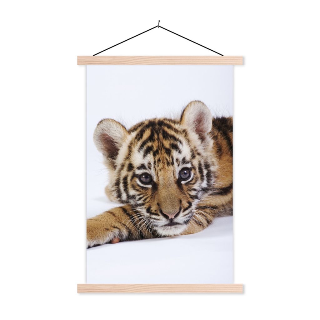 MuchoWow Textilposter Tiger - Jungtier - Wildtier 60x90 cm mit holzfarbenen Rahmen - Textil