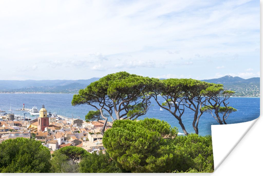 MuchoWow Poster Saint-Tropez in einer grünen Umgebung in Frankreich 120x80 cm - Bilder
