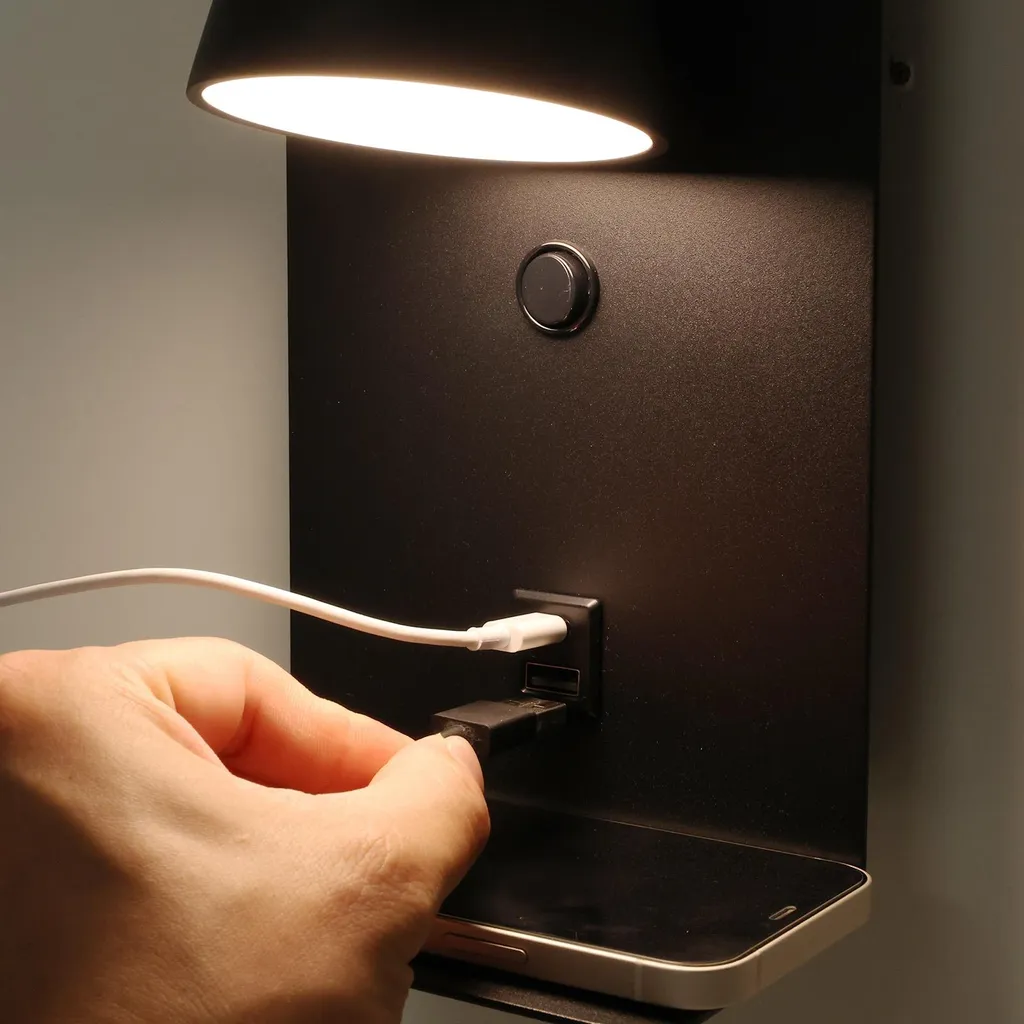 Applique murale LED ajustable 6W puces Osram avec chargeur USB et Type C