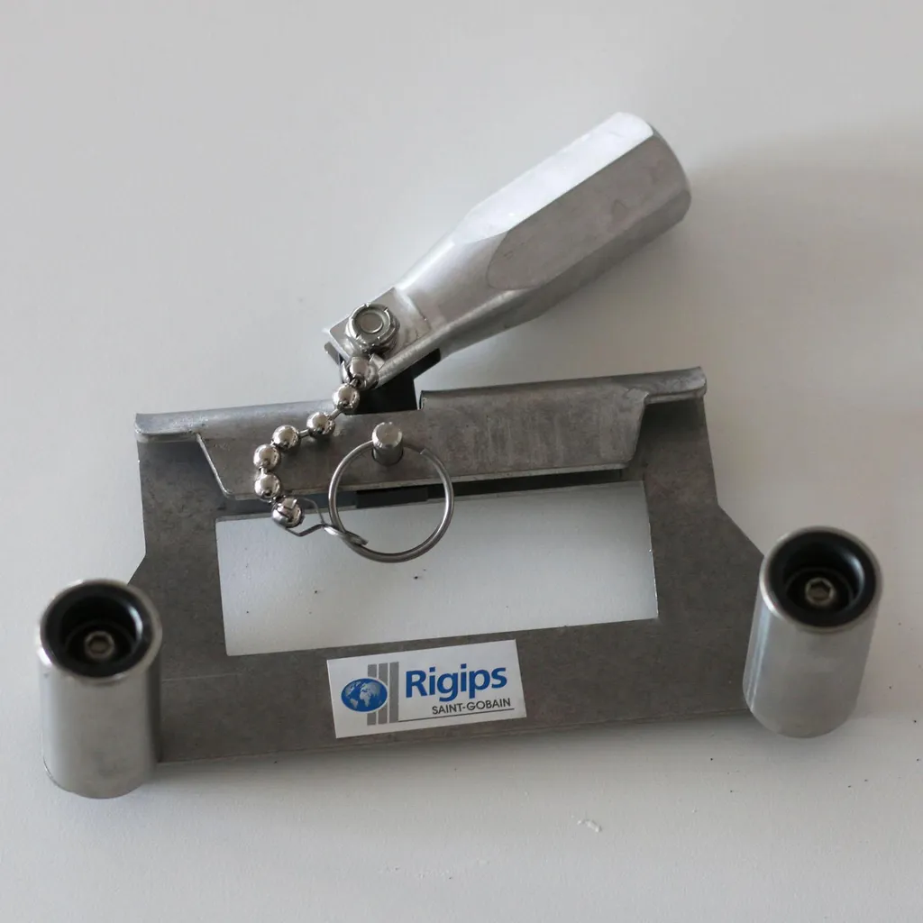 Protection de bords pour plaques de plâtre pour une pose d'angle facile