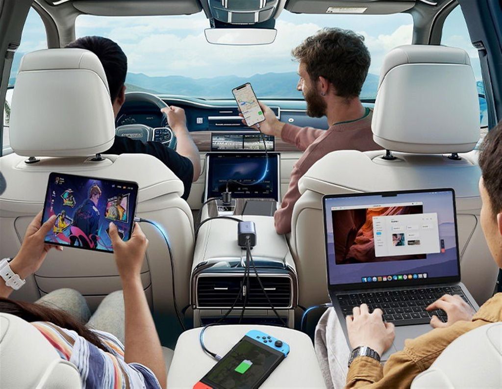 Ugreen Ec706 Autoladegerät, Usb + 2X Usb-C, 150W