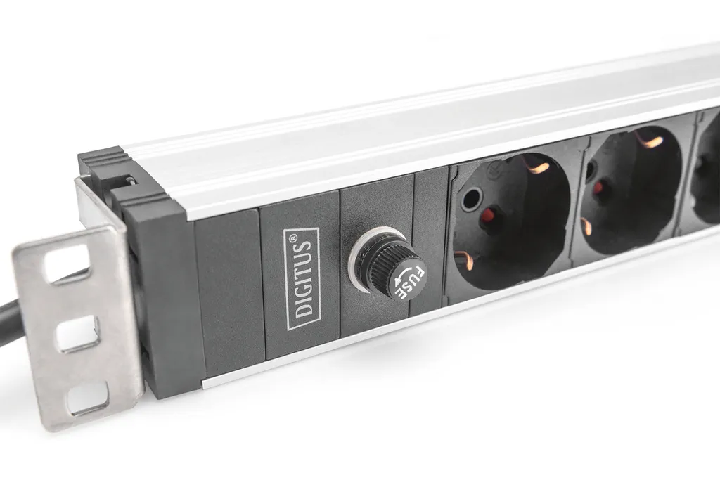 Multiprise Rackable 19 Pouces 8 Prises DIGITUS avec Connecteur IEC C14 - 2