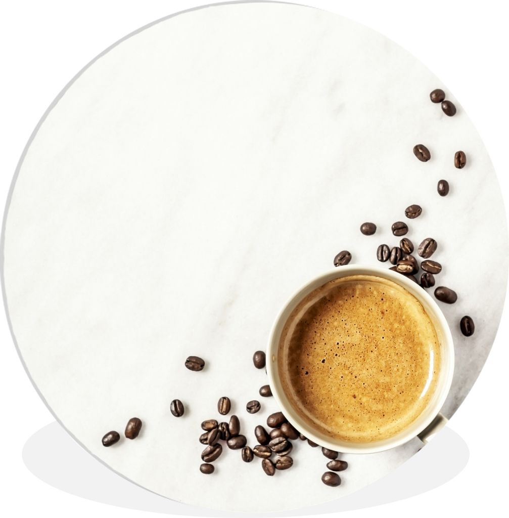 MuchoWow Rundes Wandbild - Runde Bilder Eine Tasse Kaffee und Kaffeebohnen auf weißem, marmoriertem Hintergrund Ø 60 cm Kreis Wanddekoration Ku...