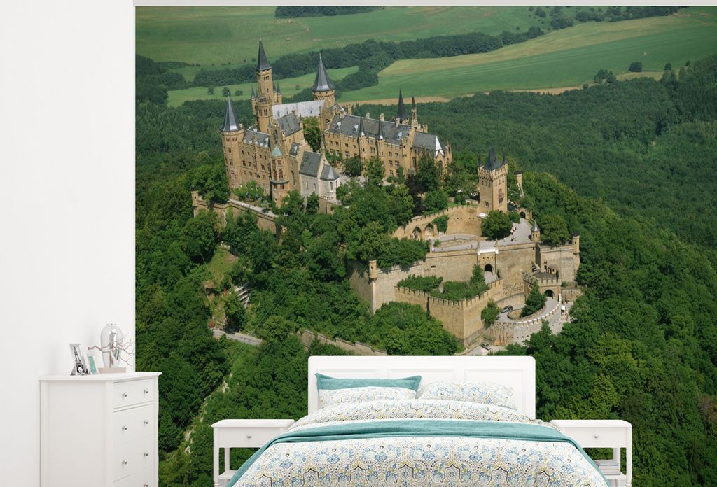 MuchoWow Fototapete für Wohnzimmer oder Schlafzimmer Wandtapete Vinyl Motivtapete Eine Luftaufnahme der Burg Hohenzollern - 325x260 cm - Tapete