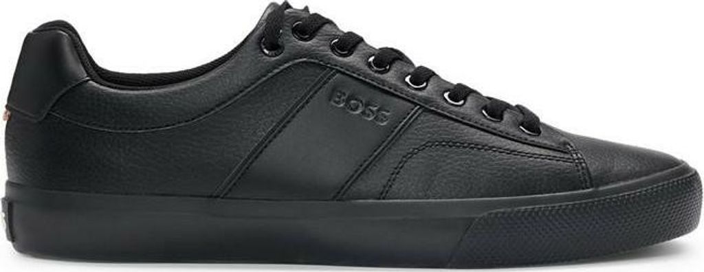 Eleganter Schwarzer Herrensportschuh mit Kontrastdetails und Logos.