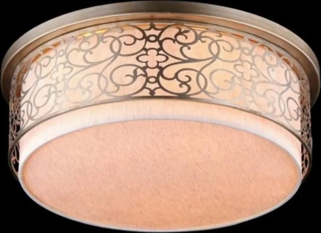 Luminaire baroque plafonnier or style ancien pour entrée ou grand salon