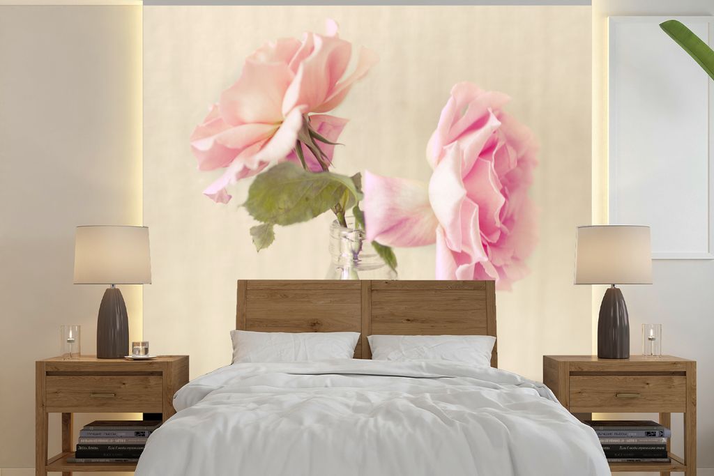 MuchoWow Fototapete für Wohnzimmer oder Schlafzimmer Wandtapete Vinyl Motivtapete Zwei rosa Rosen als Dekoration in einer Glasflasche - 240x240 ...