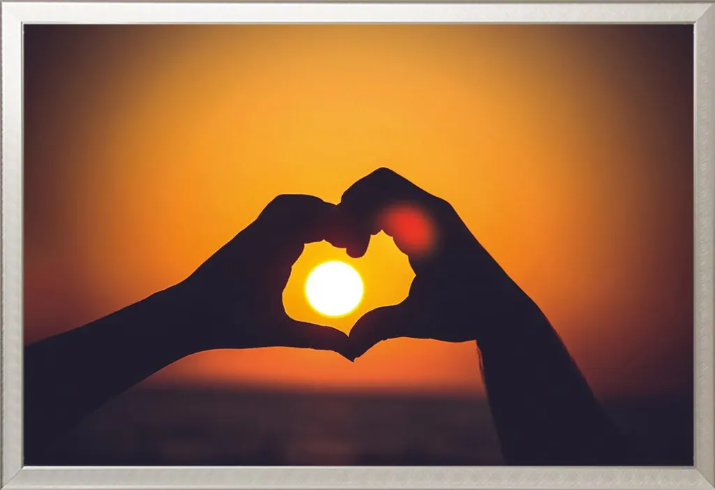 Cadre Mural Aluminium Argenté avec Affiche Coucher de Soleil Coeur