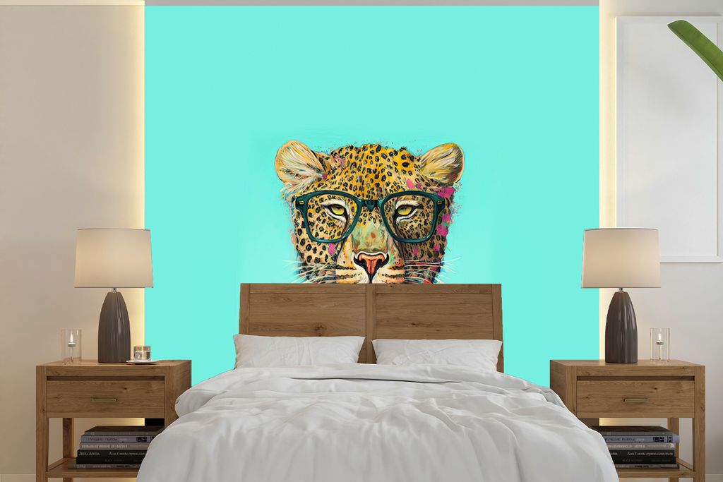 MuchoWow Fototapete für Wohnzimmer oder Schlafzimmer Wandtapete Vinyl Motivtapete Tier - Brille - Leopard - Schleife - Design - 300x300 cm - Wan...