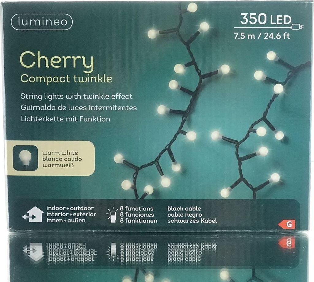 The image shows the packaging of Lumineo LED string lights.