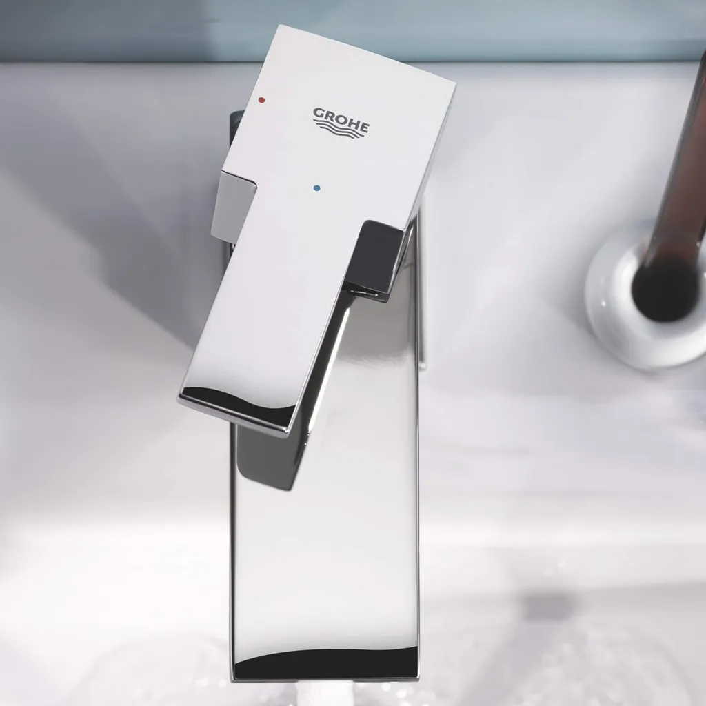 Installer un mitigeur lavabo Grohe Sail Cube chrome simplement avec QuickFix