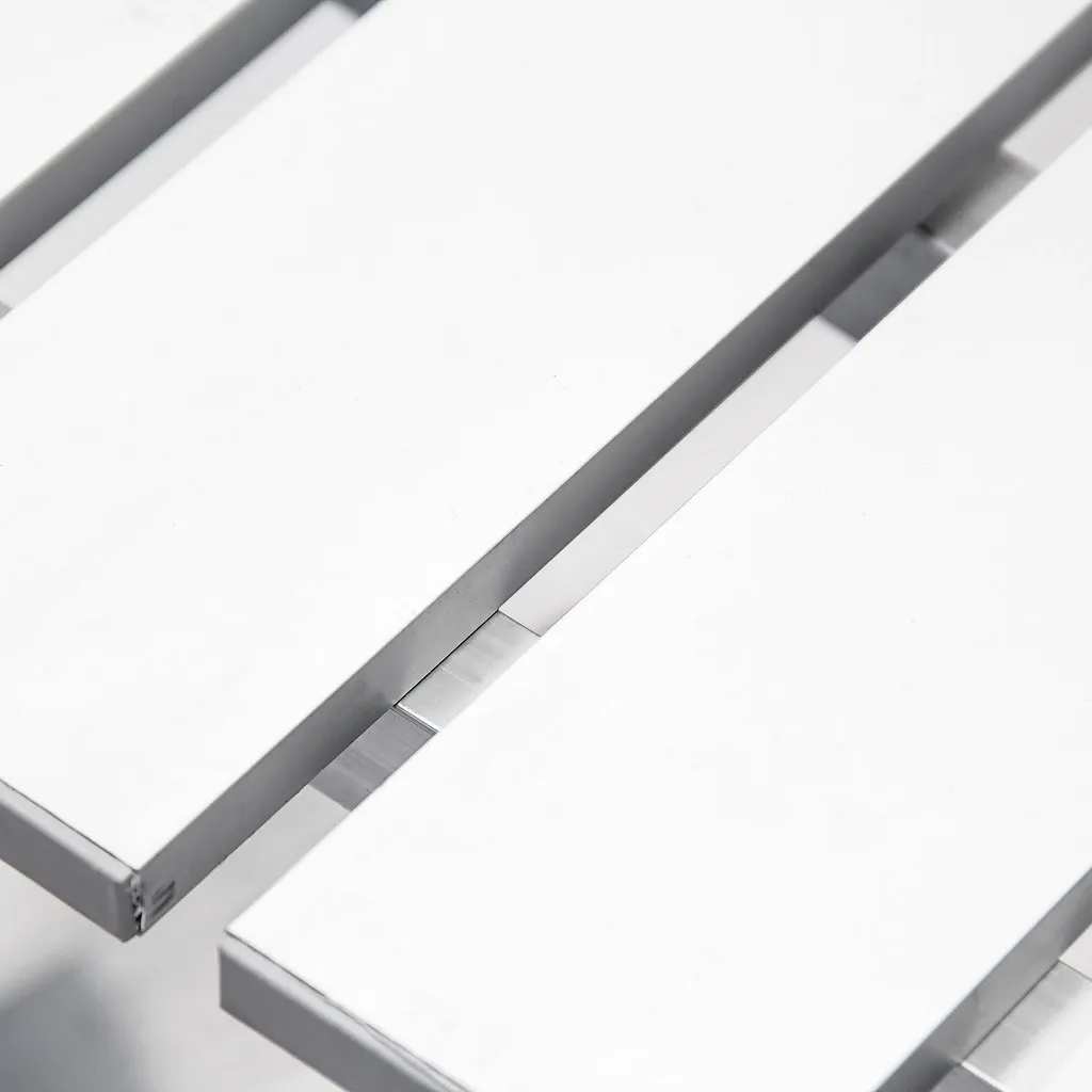 Table alu 49,5 cm pliante ultra légère - Structure robuste et compacte