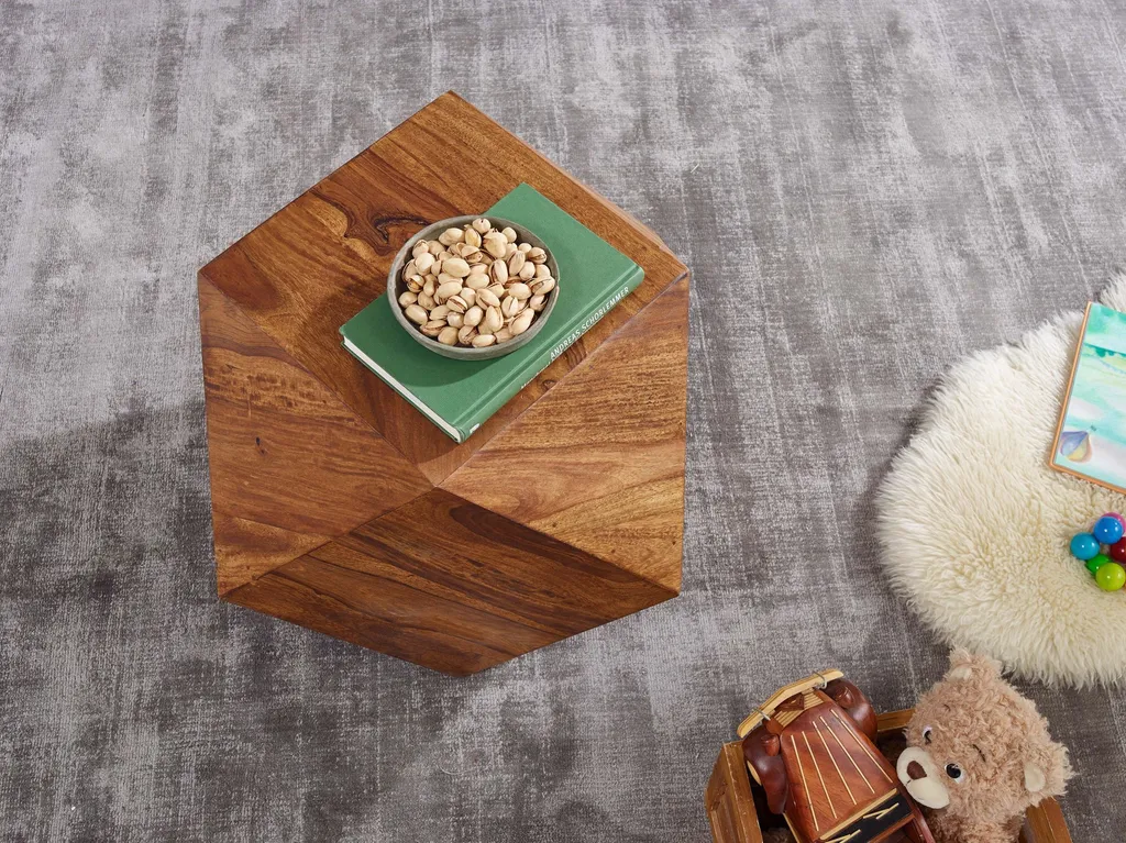 Table basse en sheesham massif aspect bois naturel et design diamant