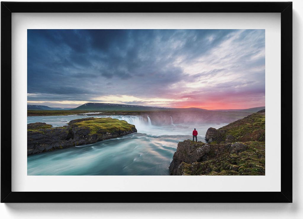 Landschaft mit Godafoss-Wasserfall– Wandbild mit Rahmen – Gerahmtes Bild – Wanddekoration – 60x40 cm – Schwarz Rahmen