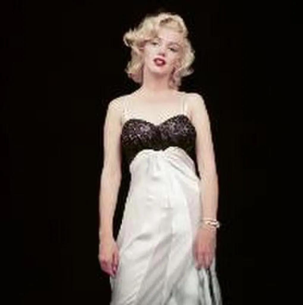 The Essential Marilyn Monroe : Livre Collector avec Photographies Rares