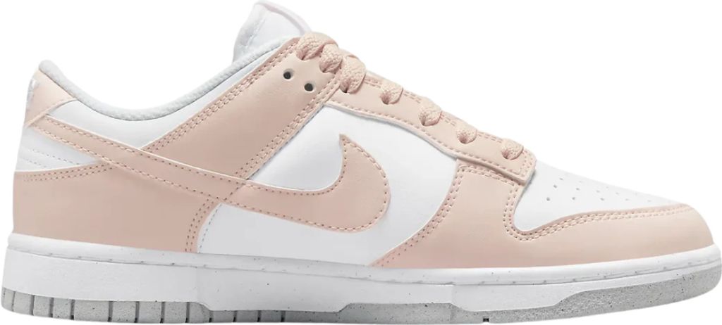 Kaufen Sie den Nike Dunk Low Pale Coral bei Kicksshop. Trendiger rosa-weißer Damen-Sneaker mit klassischem Dunk-Design und bequemer Passform.