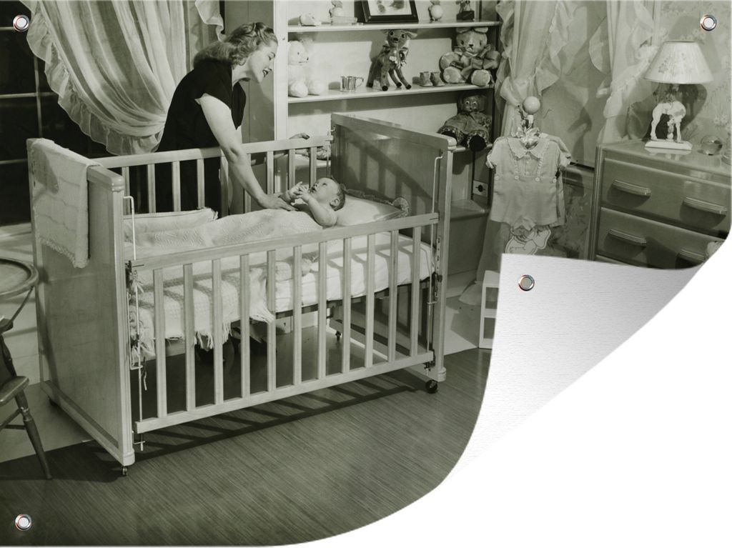 MuchoWow 80x60 cm Outdoor-Poster Gartendeko Sichtschutz Garten Poster für den Garten Eine Mutter schaut ihr Kind im Kinderzimmer an