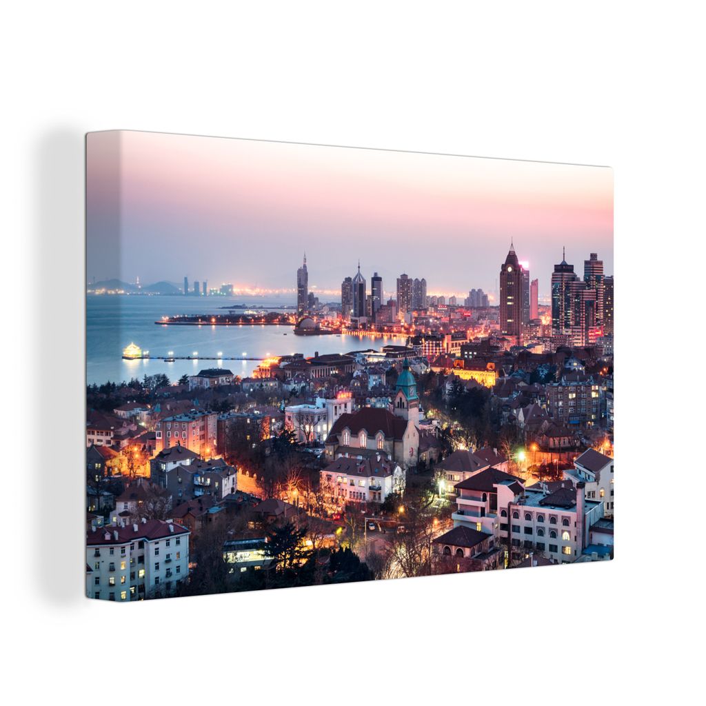 OneMillionCanvasses - Leinwandbilder - 140x90 cm, Blick über Qingdao am Abend, Wandbilder Kunstdruck Wanddekoration - Foto auf Leinwand - Gemäl...