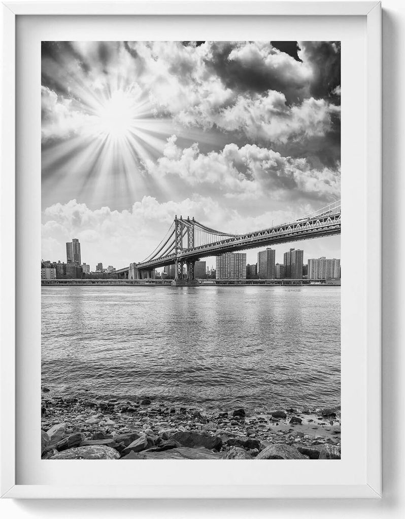 Schwarz-Weiß-Ansicht der Brooklyn-Brücke in New York– Wandbild mit Rahmen – Gerahmtes Bild – Wanddekoration – 60x80 cm – Weiß Rahmen