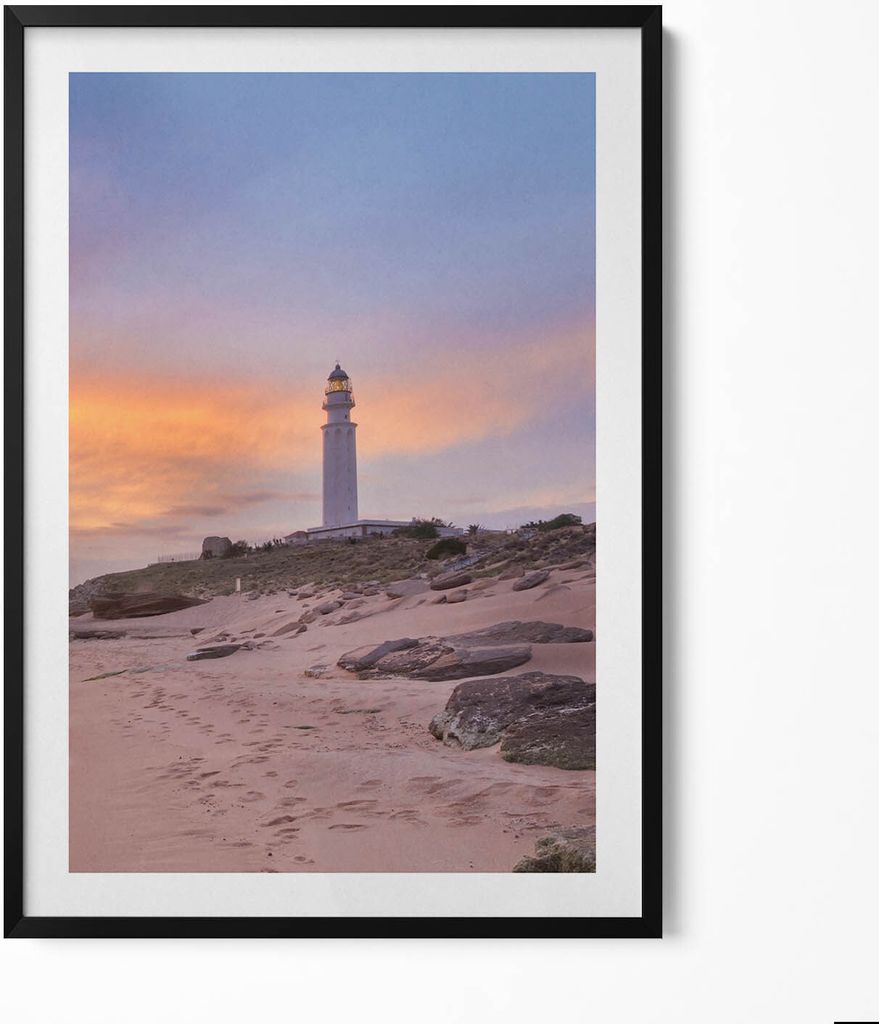 Meereslandschaft mit Strand und Leuchtturm– Wandbild mit Rahmen – Gerahmtes Bild – Wanddekoration – 70x100 cm – Schwarz Rahmen