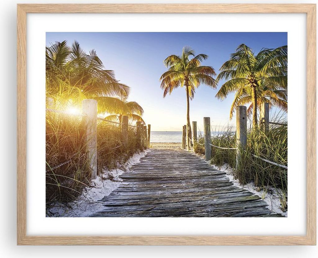 Gerahmtes Poster - Rahmen in heller Eiche - Strand Palmen Fußgängerbrücke - 50x40 cm - Wand Bild - Wanddeko - Wandbilder - Wandposter - Bilderra...