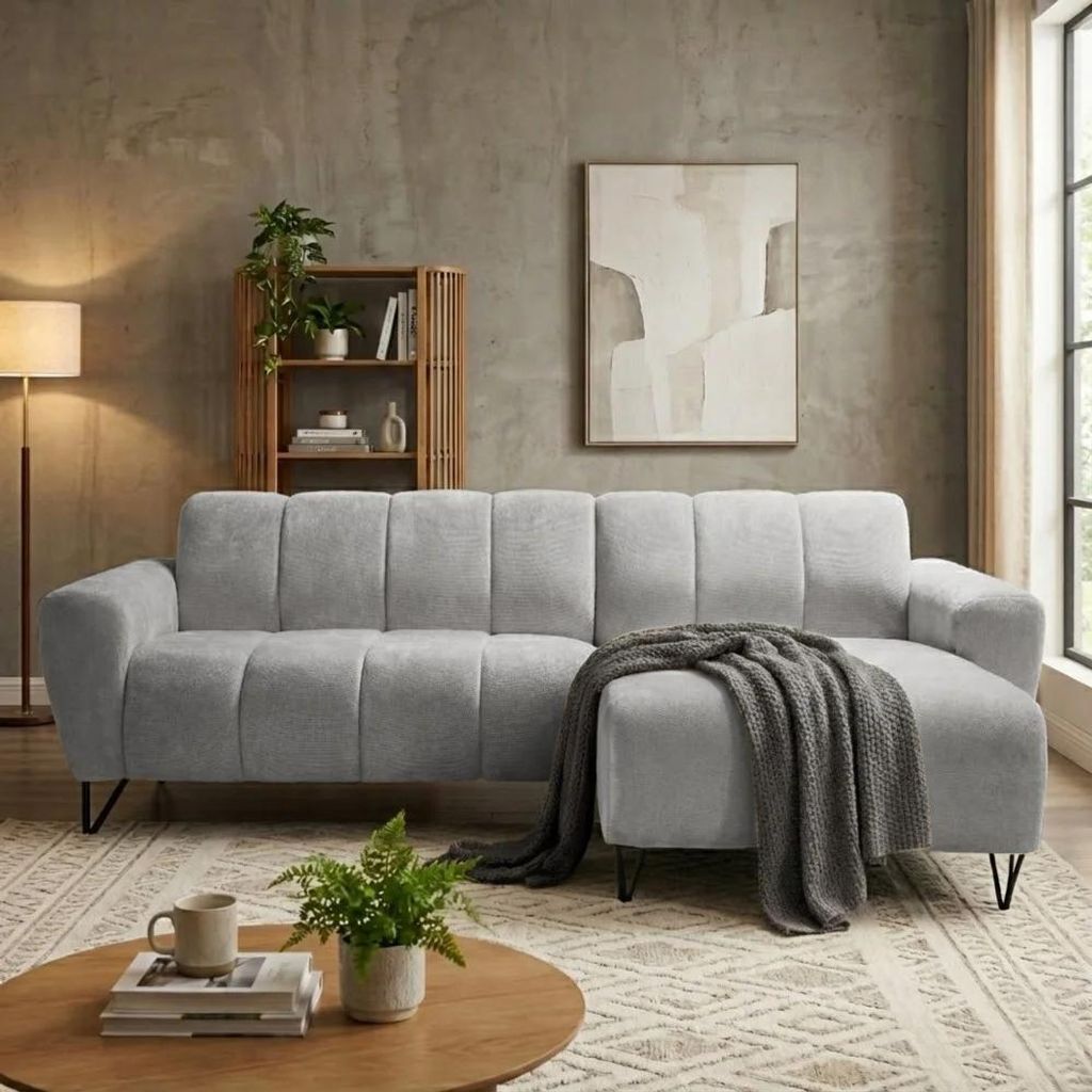 Ecksofa VOLARE MINI L-Form, Ottomane rechts, Chenille Vega in Hellgrau, Sofa ohne Schlaffunktion, dekorative schwarze Metallbeine