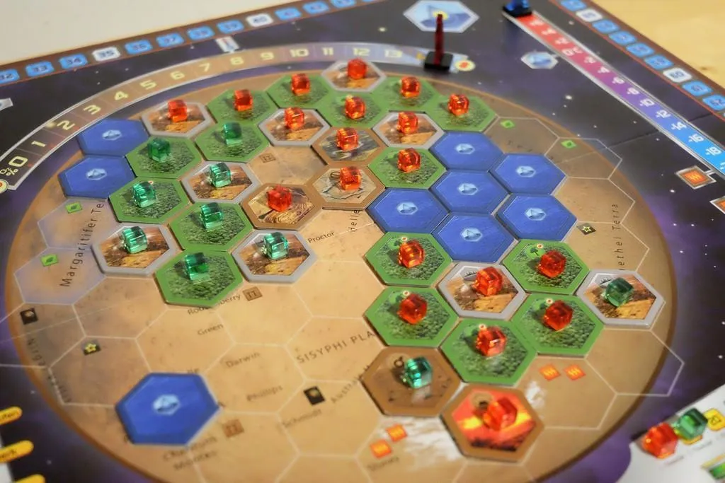 Extension plateau Terraforming Mars Hellas et Elysium pour jeu de société - 4