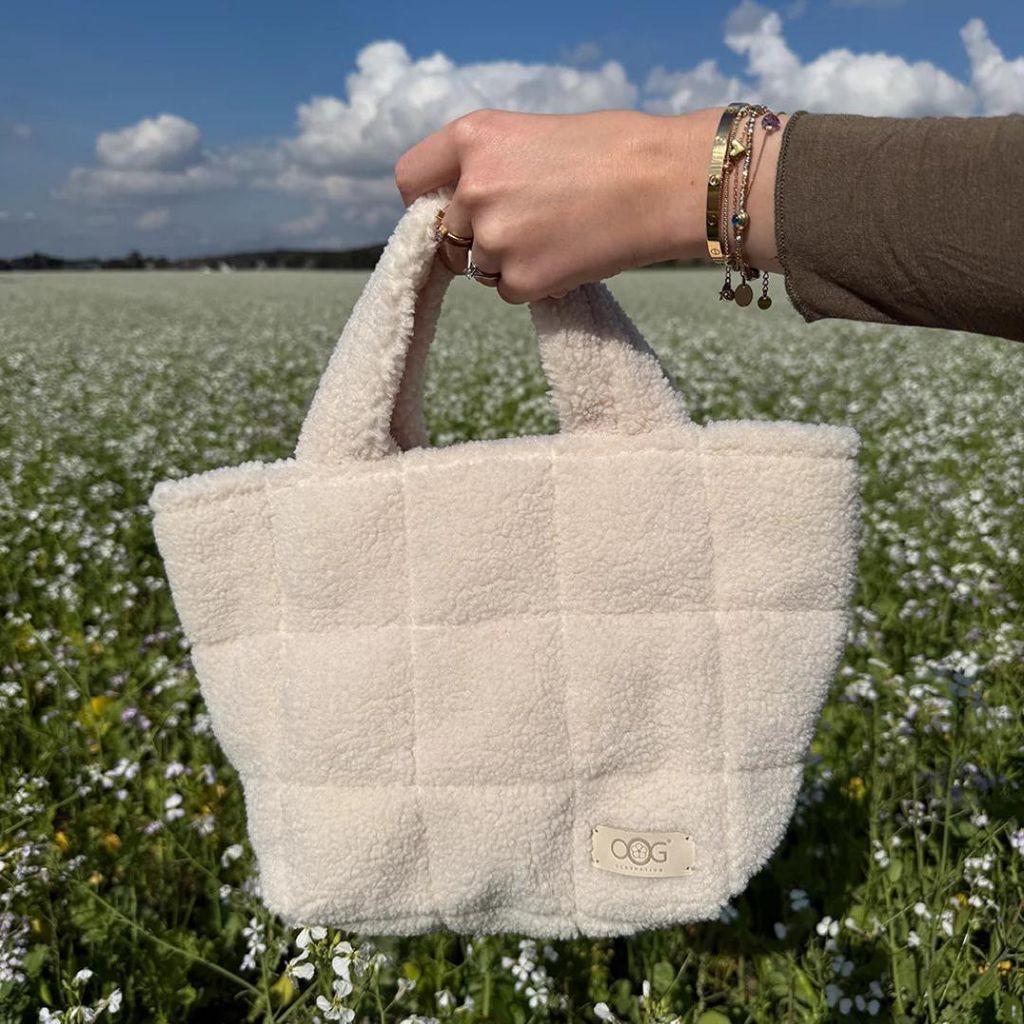OOG Damen Teddytasche "Sophia" Weiß, mit langem Tragegurt, für Frauen Teddy Tasche, Handtaschen, Umhängetaschen, Schultertasche, Henkeltasche Frau