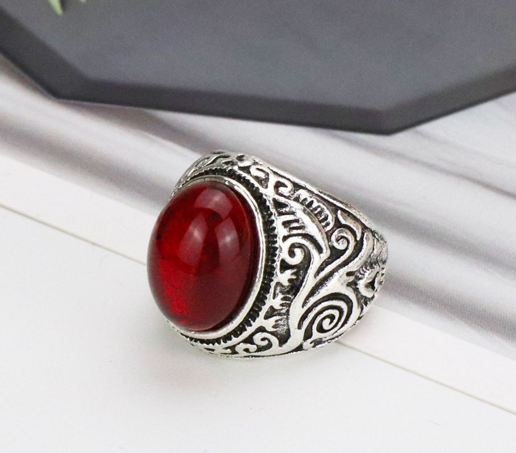 Geschnitzter Rock-Stil-Männerring-Legierungs-roter künstlicher Edelstein-Fingerring-Schmucksache-Mithelfer