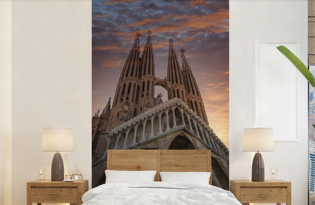 MuchoWow Fototapete für Wohnzimmer oder Schlafzimmer Wandtapete Vinyl Motivtapete Sagrada familia Kathedrale bei Sonnenuntergang Barcelona Spani...