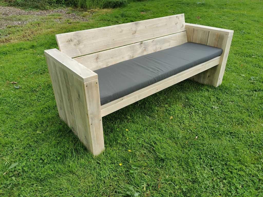 Gartenbank Amrum aus unbehandeltem Gerüstholz, 60 cm tief, 80 cm hoch, Sitztiefe 45 cm, Sitzhöhe 43 cm