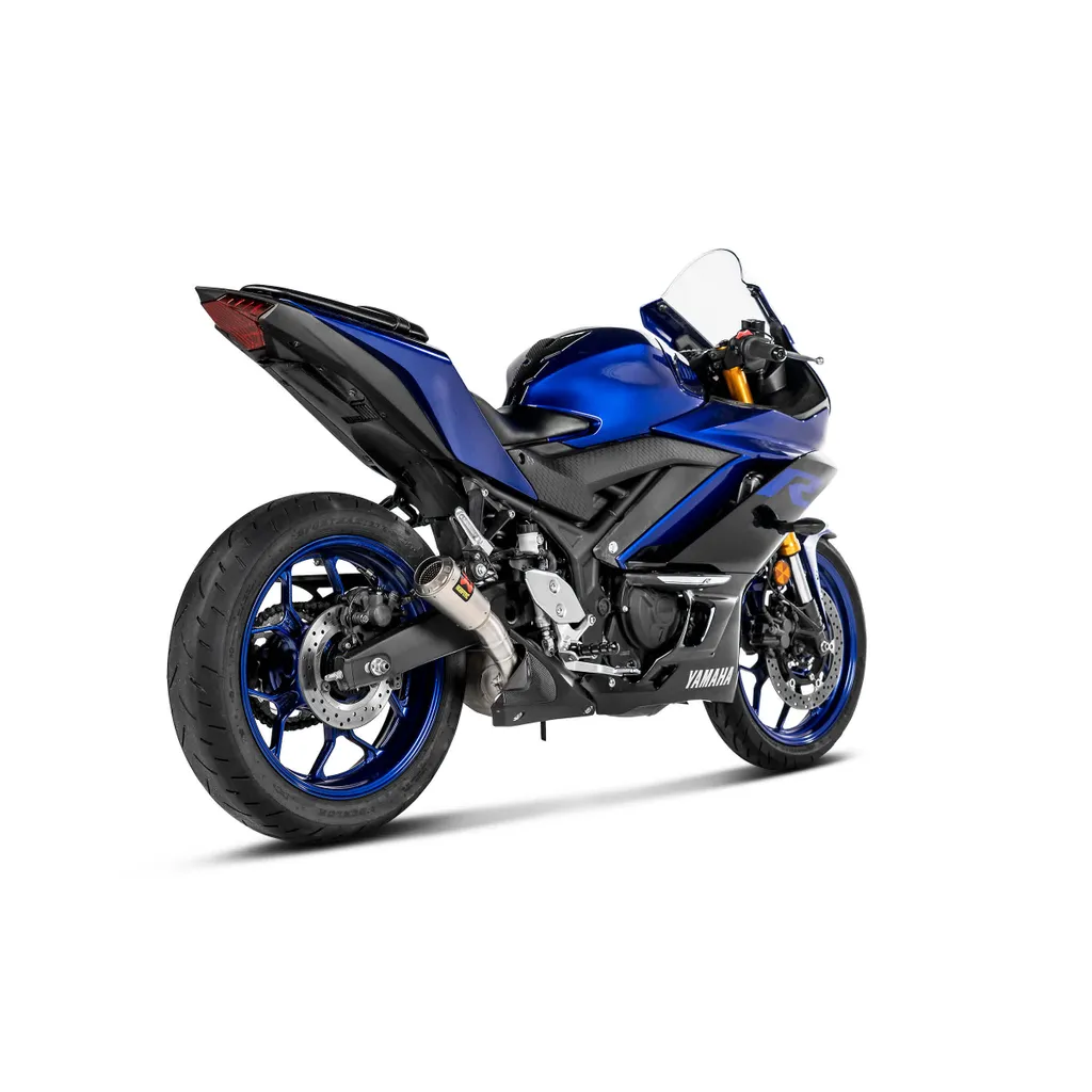 Cache thermique pour MT-03 Akrapovic : l'accessoire indispensable en carbone - 5